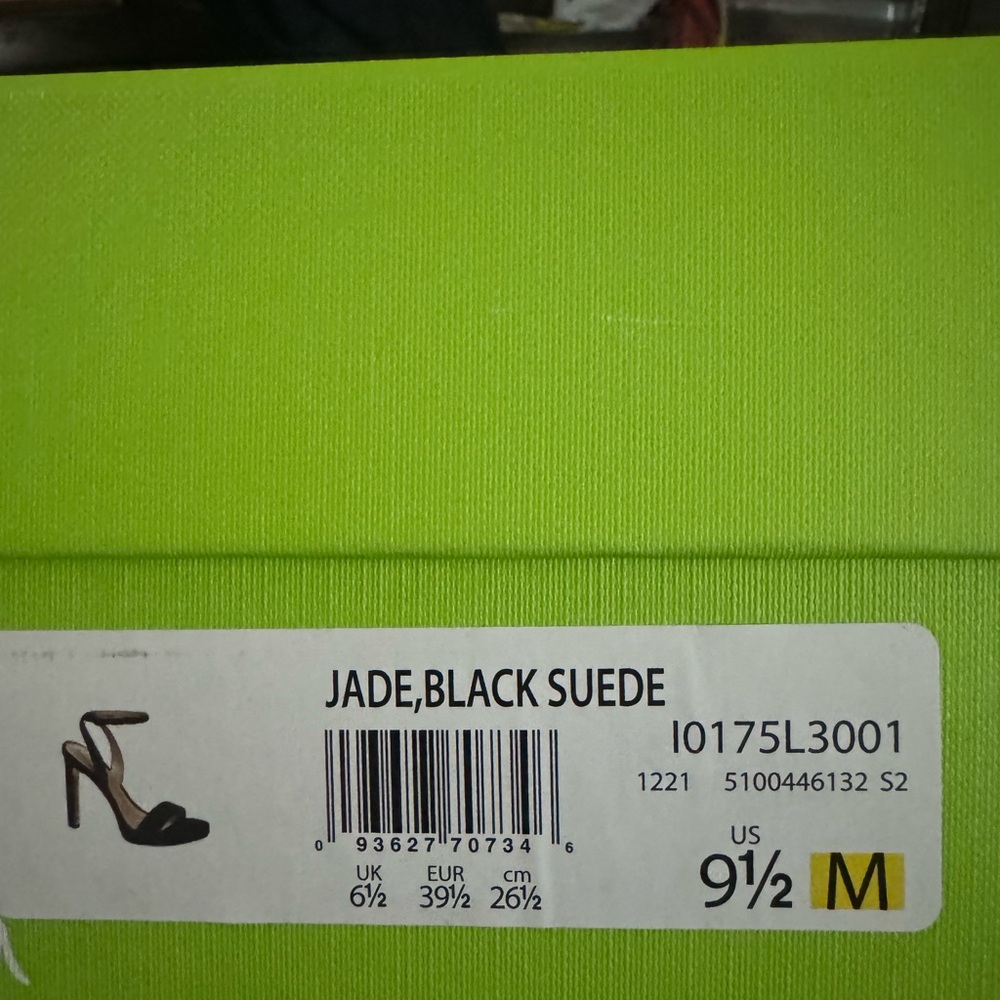 Heels - Picture 4 of 4